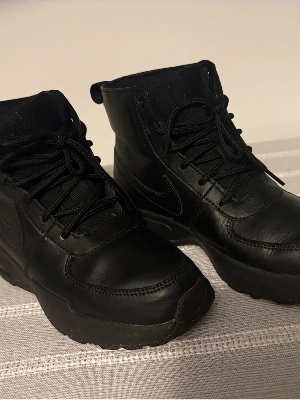 Nike Kids Black Leather High-Top Lace-Up Boots